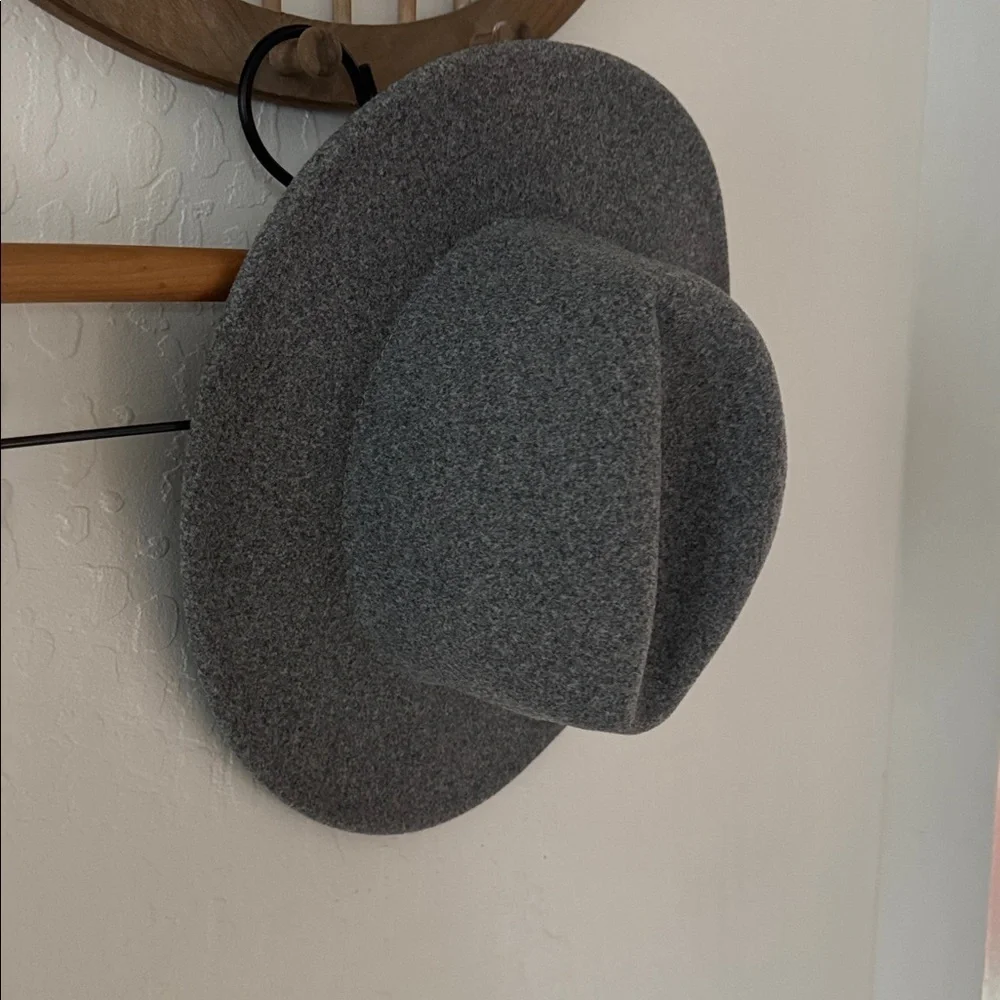 Universal Thread Gray Soft Fedora Hat Adjustable - Picture 4 of 4